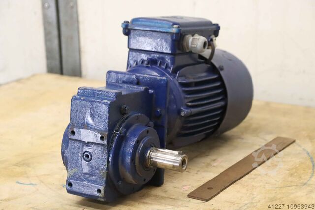 Gear motor 0.55 kW 93 rpm Nord SK 530SU-80S/4BRE8