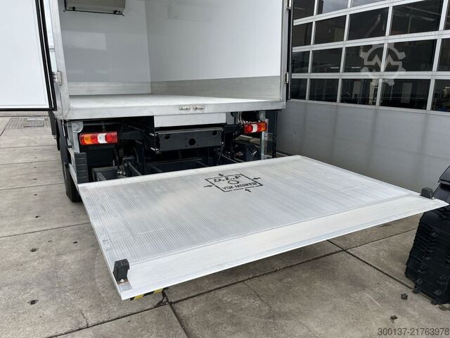 Refrigerated/frozen transport Mercedes-Benz Atego 1725 4x4 Refrigerator Truck