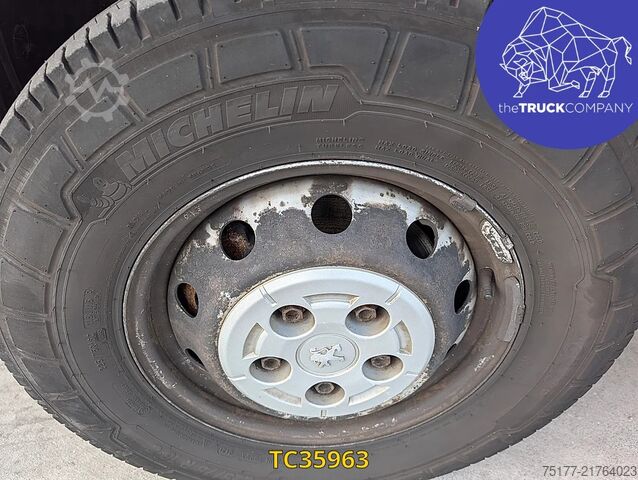 Suitcase Peugeot Boxer 2.0 HDI BOX + LIFT