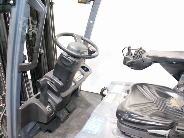 Electric 3-wheel forklift Toyota 8 FBEKT 16