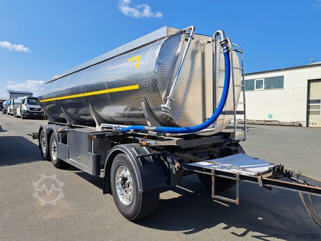 Tankanhänger Edelstahltankanhänger - 3 Kammern - ISOLIERT