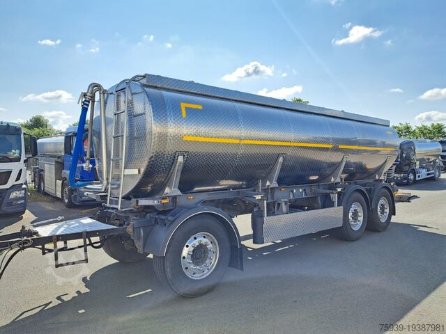 Tankanhänger Edelstahltankanhänger - 3 Kammern - ISOLIERT