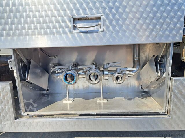 Tankanhänger Edelstahltankanhänger - 3 Kammern - ISOLIERT