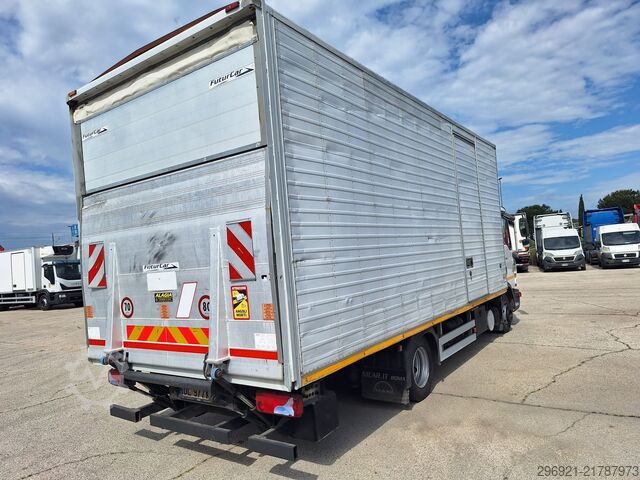 Transporter mit Koffer MAN TGL 8.150N