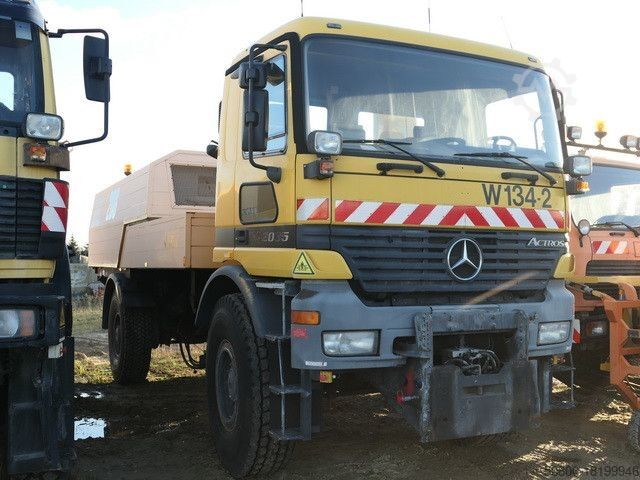 Road sweeper MERCEDES-BENZ 2035 AK Actros 4x4, Kehrmaschine Schmidt, Allrad