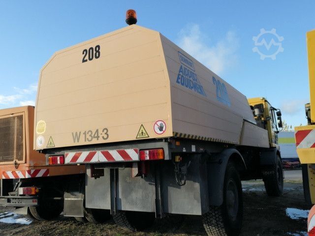 Road sweeper MERCEDES-BENZ 2035 AK Actros 4x4, Kehrmaschine Schmidt, Allrad