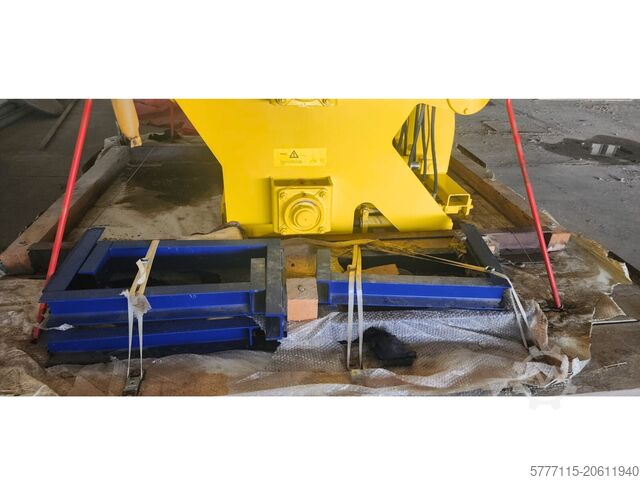 Construction machine VOLLERT URZĄDZENIE PRZECHYLNE I ROZSYPARKA BETON