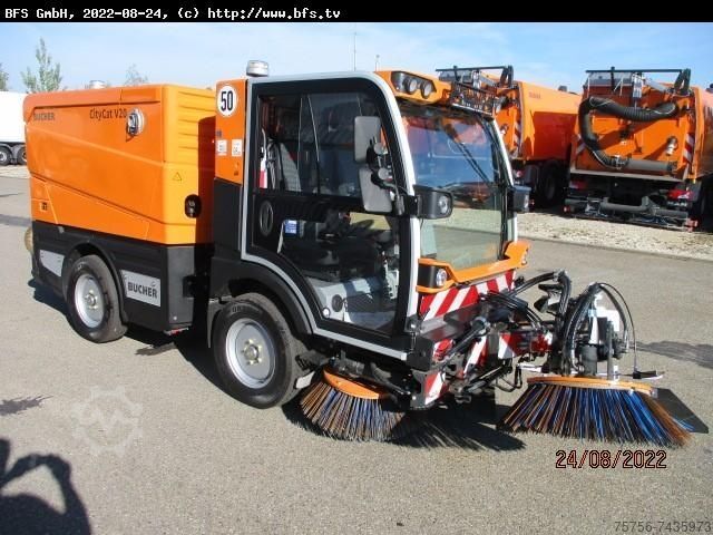 Sonderausbau-Transporter CityCat 2020 XL CityCat V20 mit 3 Besensystem