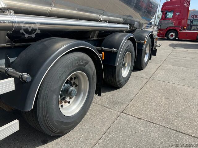 Tank Magyar S43EBT Inox Food Tank / 36.450 Lit / Steering Axle
