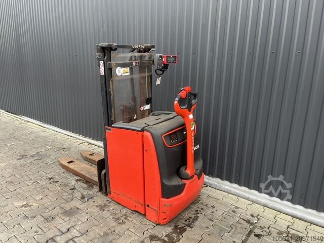 Pedestrian Stacker Linde D10