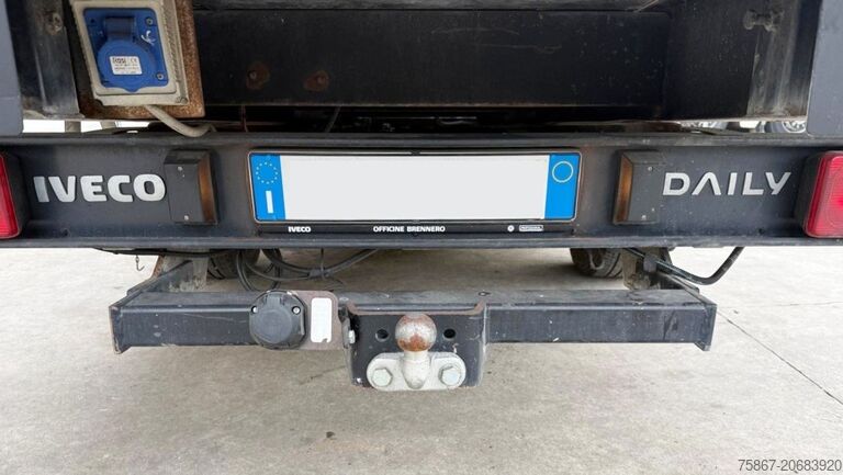 Lkw mit Festaufbau Iveco DAILY 35S15
