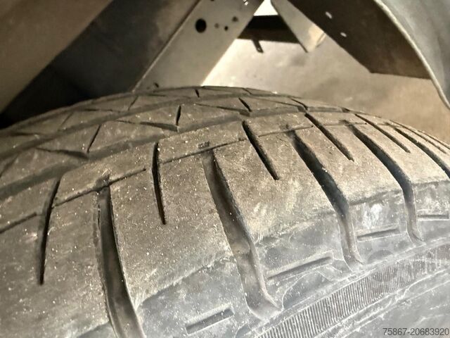 Lkw mit Festaufbau Iveco DAILY 35S15