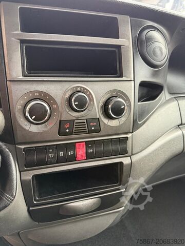 Lkw mit Festaufbau Iveco DAILY 35S15