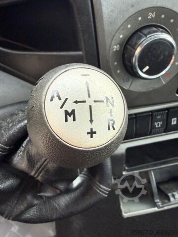 Lkw mit Festaufbau Iveco DAILY 35S15