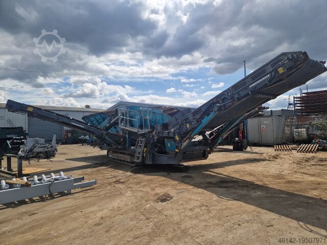 Tracked Screening Plant Powerscreen Warrior 1400X