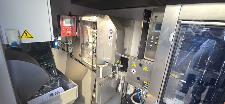 PET-Blas- und Abfüllanlage Conteno LINIA DO WYDMUCHU I BUTELKOWANIA PET