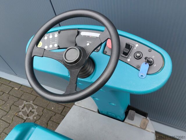 Scrubber Tennant T7+