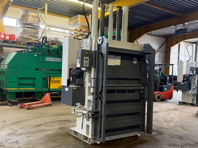 Bale press HSM V-Press 860 Plus