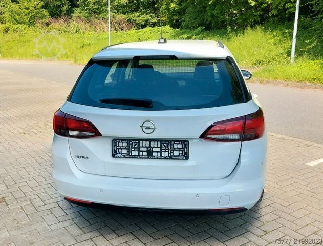 Kleinbus OPEL Astra Sports Tourer 1,5 CDTI-AHK-Navi-PDC