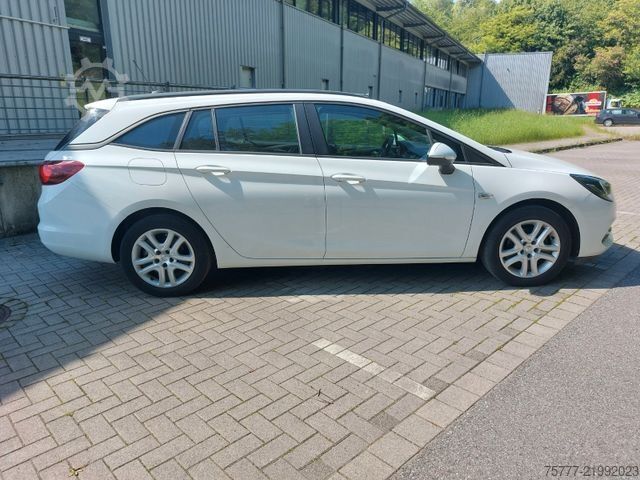 Kleinbus OPEL Astra Sports Tourer 1,5 CDTI-AHK-Navi-PDC