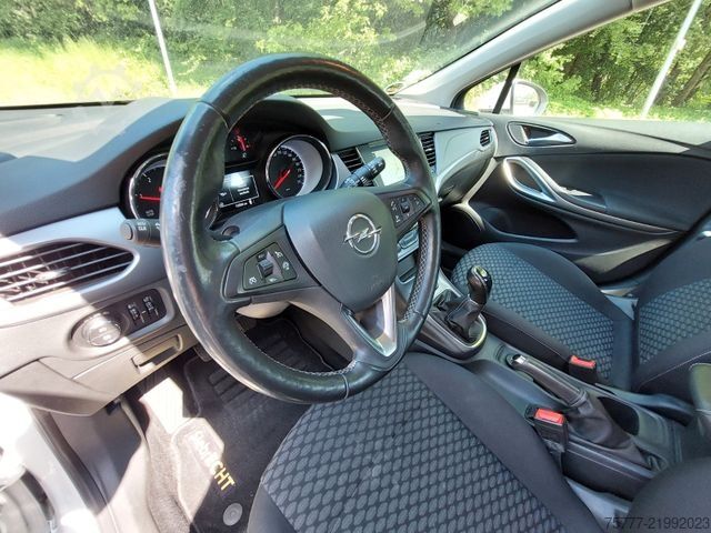 Kleinbus OPEL Astra Sports Tourer 1,5 CDTI-AHK-Navi-PDC