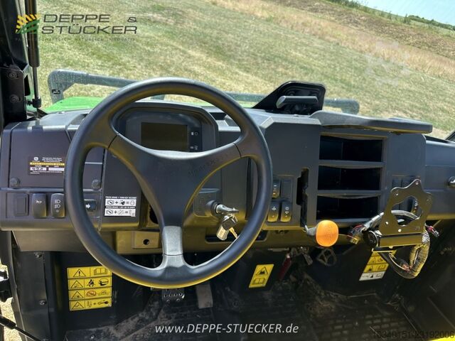 John Deere XUV865M John Deere XUV865M