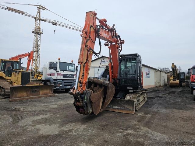 Raupenbagger Hitachi ZX 135 US-5
