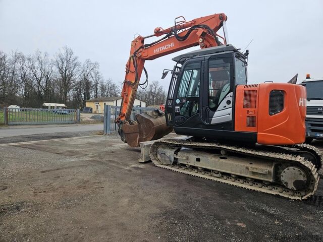 Raupenbagger Hitachi ZX 135 US-5