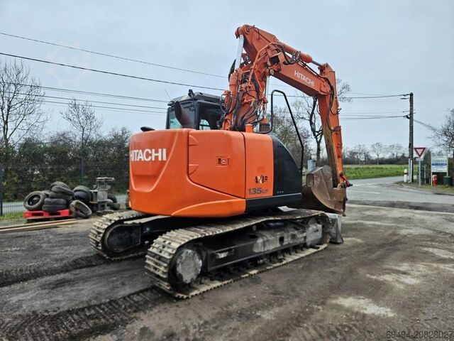 Raupenbagger Hitachi ZX 135 US-5