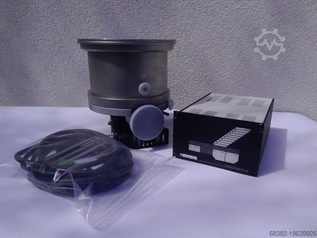 Vacuum pump Leybold Turbovac 1100 C