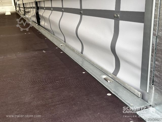 Auflieger mit Pritsche & Plane Schmitz Cargobull Curtainsider Mega Getränke