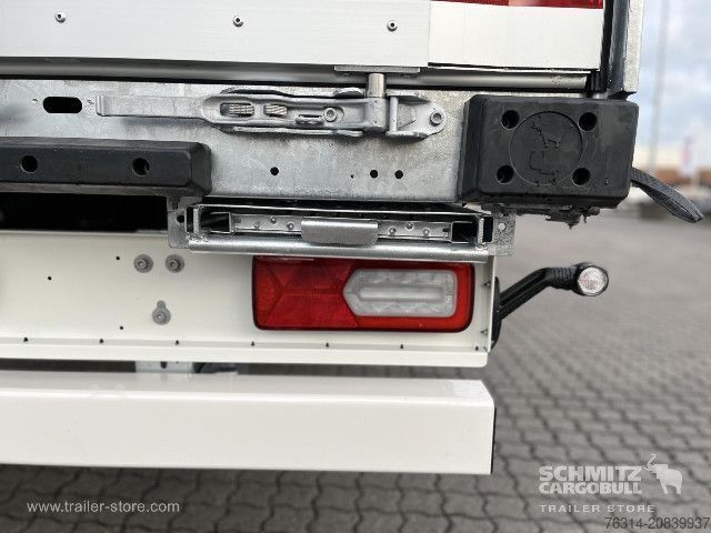 Auflieger mit Pritsche & Plane Schmitz Cargobull Curtainsider Mega Getränke