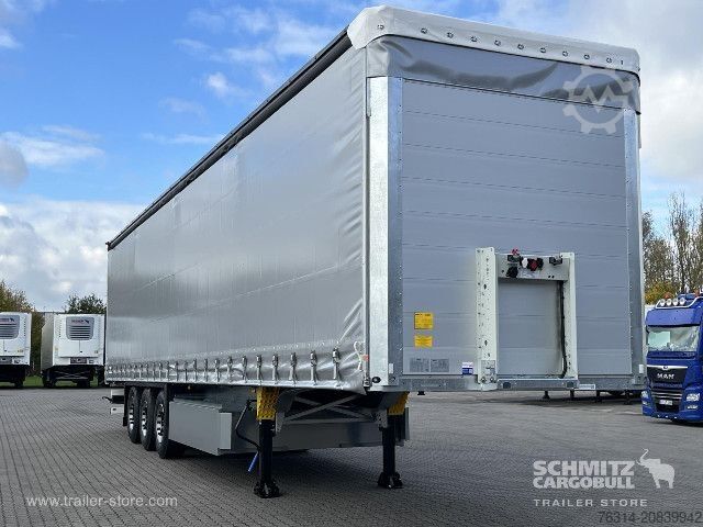 Auflieger mit Pritsche & Plane Schmitz Cargobull Curtainsider Standard Getränke