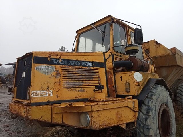 Knickgelenkter Muldenkipper Volvo 5350