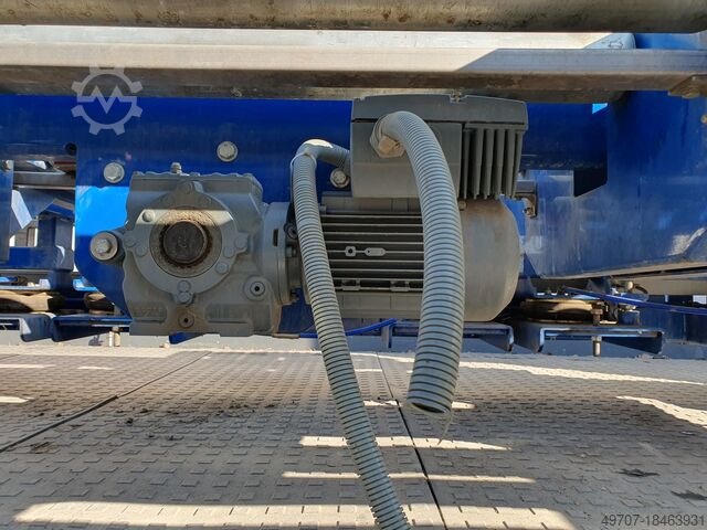 Heavy-duty pallet transport roller conveyor