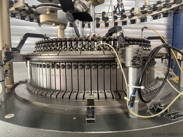 Knitting machine rondbreimachine Mayer & Cie. MV4 ll rondbreimachine