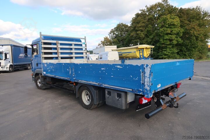 Pritschenwagen MAN 8.240 BL