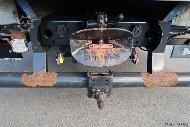 Pritschenwagen MAN 8.240 BL