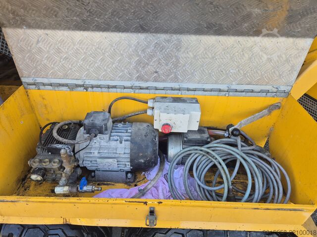 Mobile concrete mixing plant Fibo Intercon B 1200