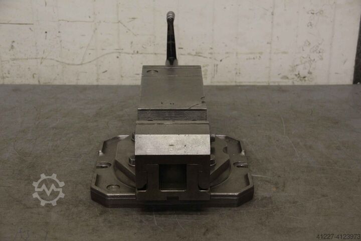 Hydraulic vice rotatable unbekannt Spannweite 225 mm