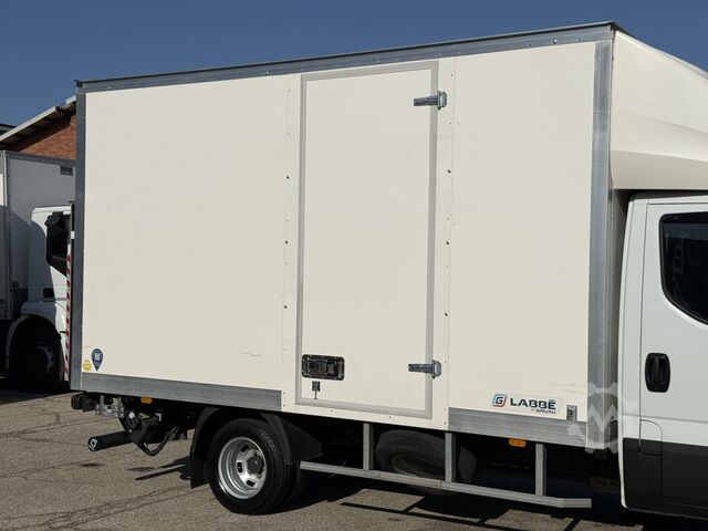 Box van Iveco daily 35-160