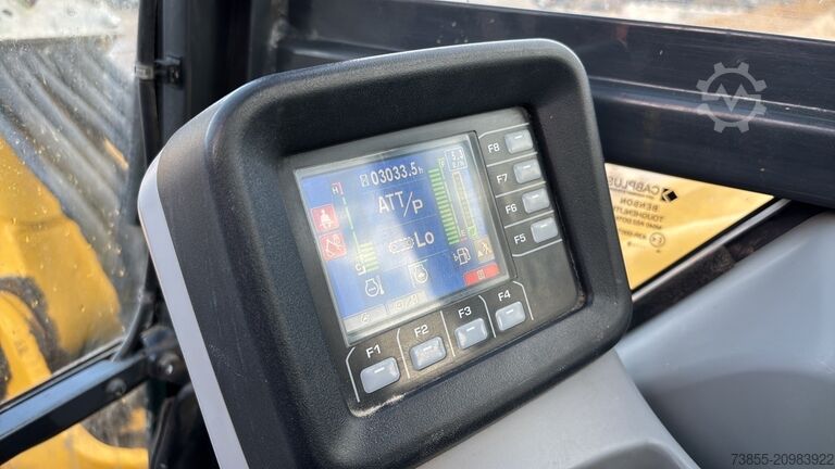 Midi Excavator 7t - 12t Komatsu PC80MR-5E0 with 3 excavator buckets