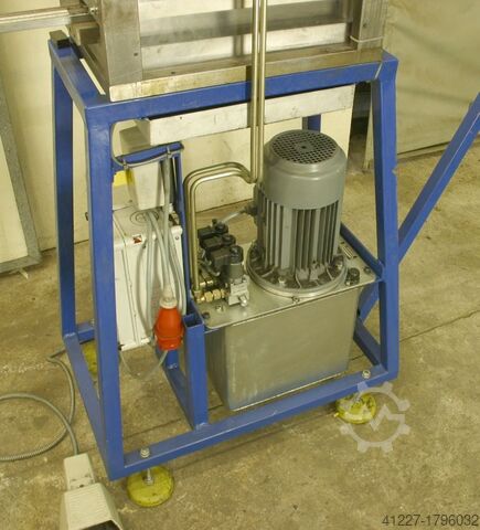 Hydraulic punch hm Werkzeugbau Bremen Hub 20 mm