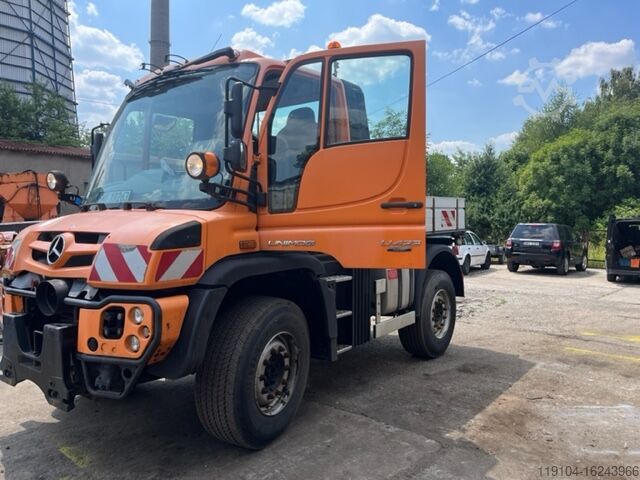 Kommunale Zweckgesellschaft Mercedes-Benz Unimog U423
