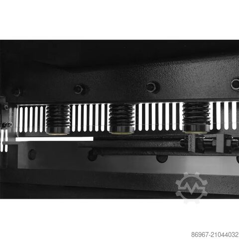 Hydraulische Tafelscheren CORMAK SHARK 8x3200