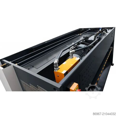 Hydraulische Tafelscheren CORMAK SHARK 8x3200