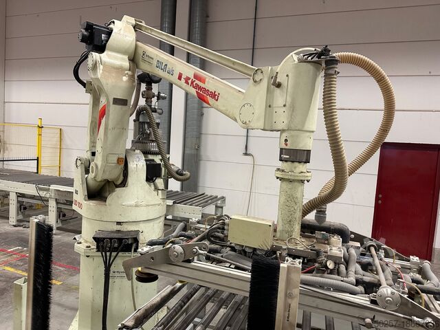 Roller conveyor, Robot Kawasaki UD 100