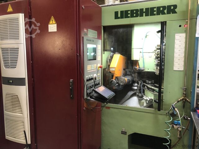 Gear hobbing machine Liebherr Wälzfräsmaschine LC122