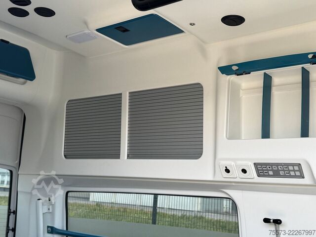 Feuerwehrfahrzeug VW VW T6.1, 2.0 TDI, mit Rampe, Trage und Sessel