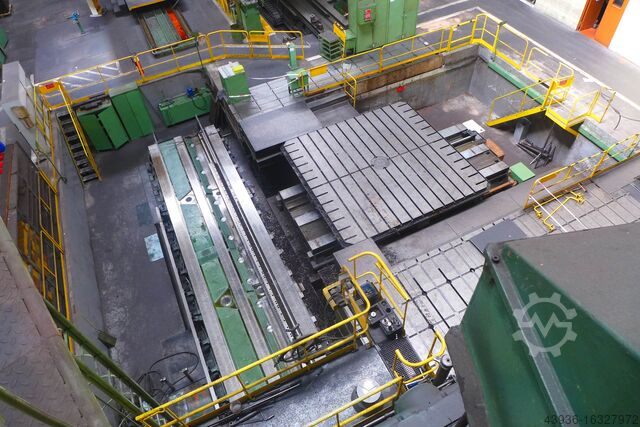 CNC boring machine table 4250 x 4250 x 130 Ton INNOCENTI PM 325 FT